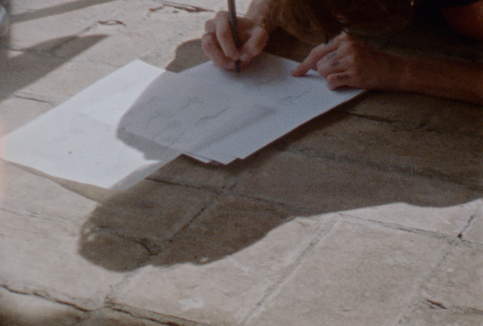 251017_Banalität der Gewalt_v02.00_13_08_09.Standbild015